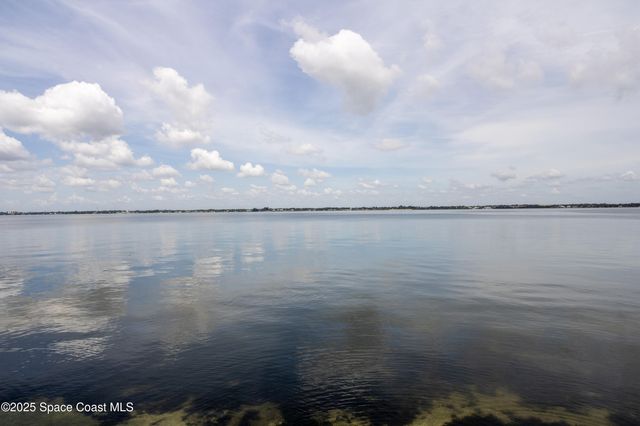 10758 S Tropical Trail, Merritt Island, FL 32952