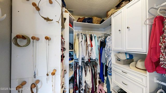 10758 S Tropical Trail, Merritt Island, FL 32952