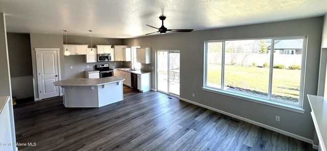 7058 N Cornwall ST, Coeur D'alene, ID 83815