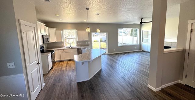 7058 N Cornwall ST, Coeur D'alene, ID 83815