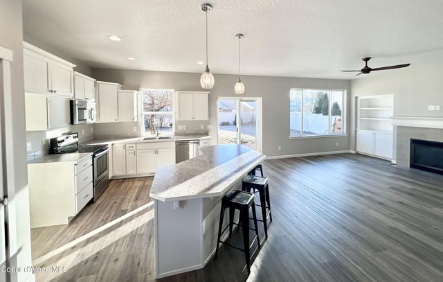 7058 N Cornwall ST, Coeur D'alene, ID 83815