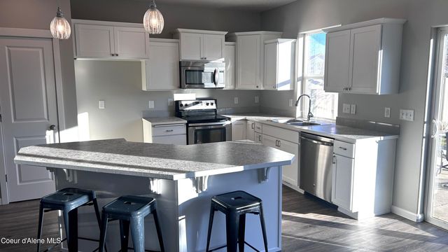 7058 N Cornwall ST, Coeur D'alene, ID 83815