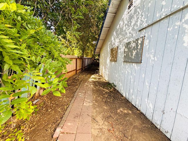 4409 Galbrath Dr, Sacramento, CA 95842