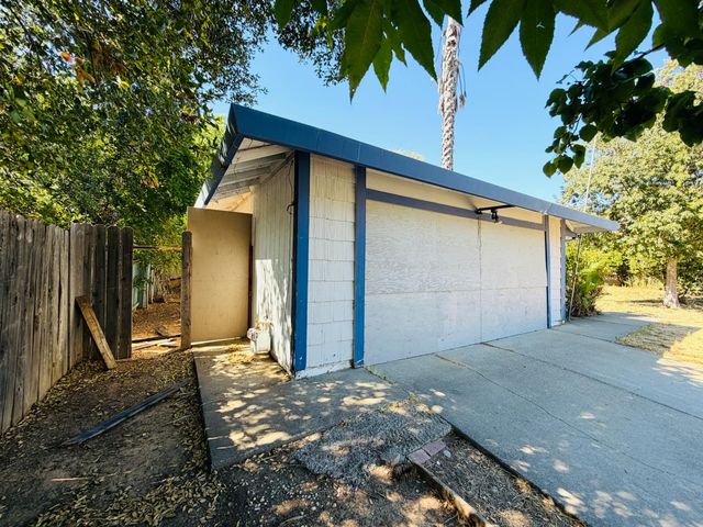 4409 Galbrath Dr, Sacramento, CA 95842