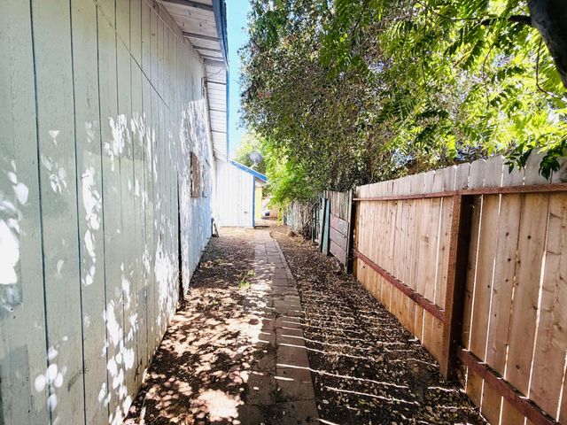 4409 Galbrath Dr, Sacramento, CA 95842