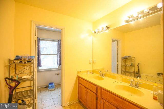 2804 WOODWAY PL, Landover, MD 20785