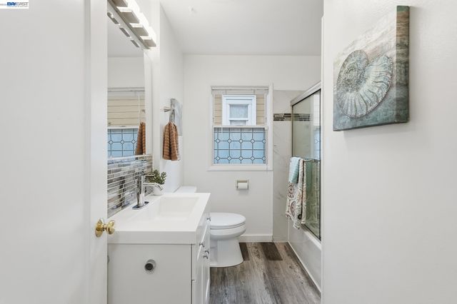 1657 162nd Ave, Ashland, CA 94578