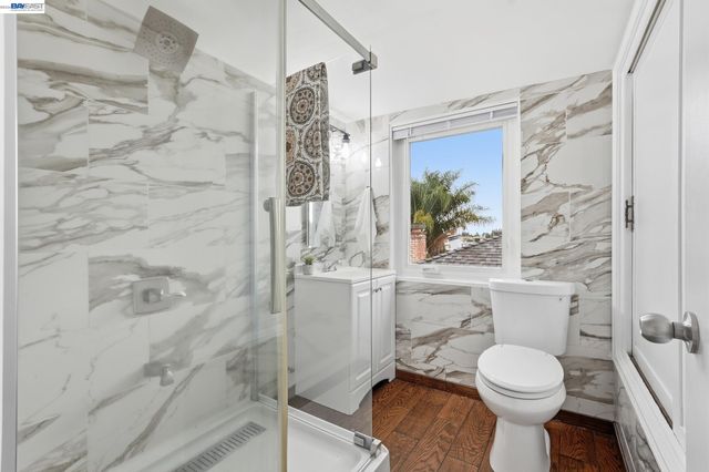 1657 162nd Ave, Ashland, CA 94578