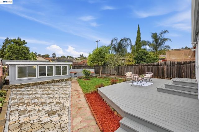 1657 162nd Ave, Ashland, CA 94578