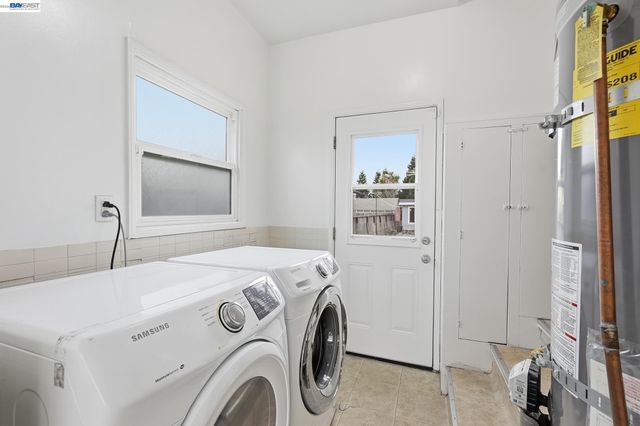 1657 162nd Ave, Ashland, CA 94578