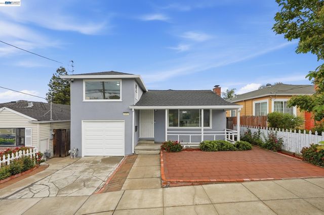 1657 162nd Ave, Ashland, CA 94578