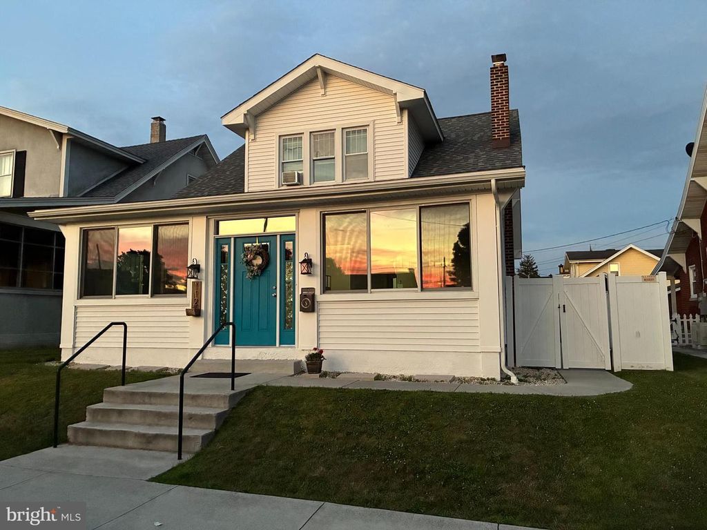 112 GRANDVIEW AVE, Chambersburg, PA 17201