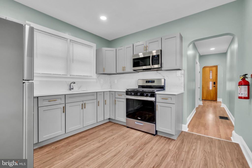 127 CLEVELAND AVE, Riverside, NJ 08075