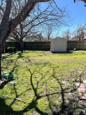 703 Redbud Drive, Forney, TX 75126