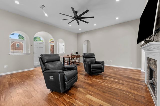 766 VIVIAN LEIGH CV, Collierville, TN 38017