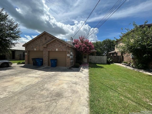 208 ANNE LOUISE DR, New Braunfels, TX 78130