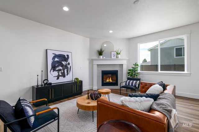 4656 E Coldwater Dr, Nampa, ID 83687