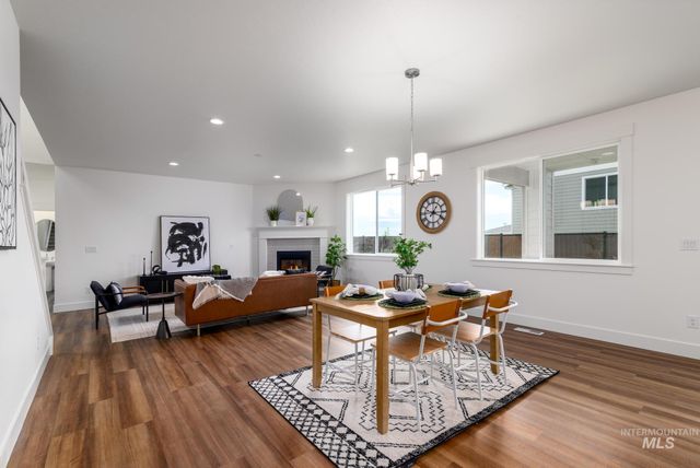 4656 E Coldwater Dr, Nampa, ID 83687