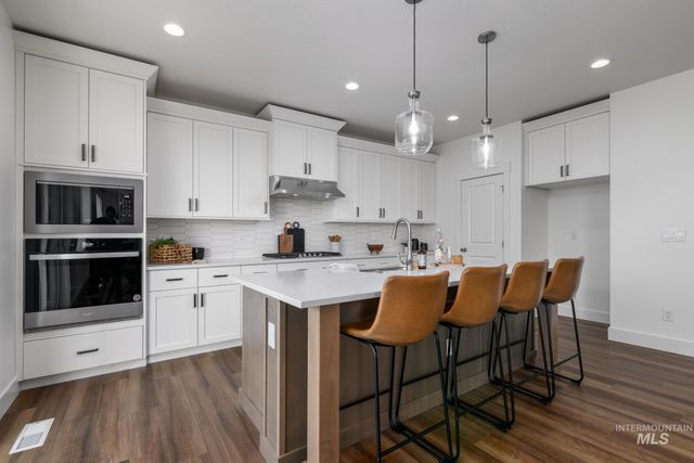 4656 E Coldwater Dr, Nampa, ID 83687