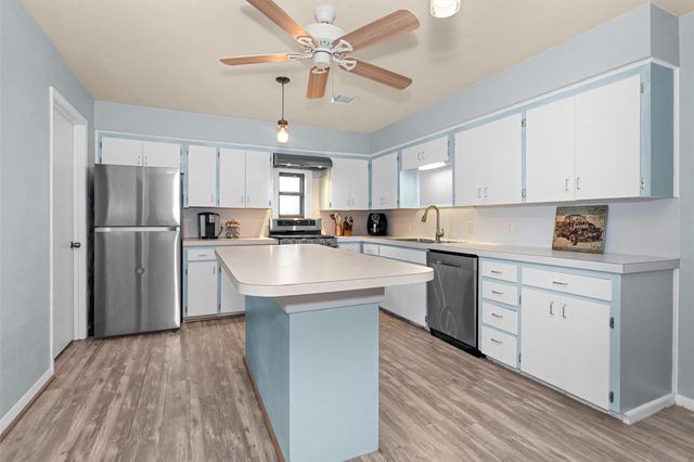1708 League Line Road, Conroe, TX 77304