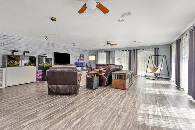 1708 League Line Road, Conroe, TX 77304