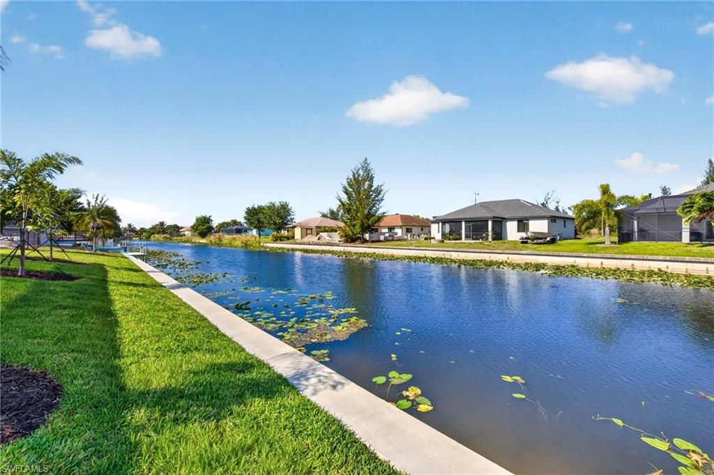 Image 33 of property listing at 1030 SW 15th AVE, Cape Coral, FL 33991