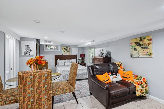 374 Miller Avenue, Freeport, NY 11520
