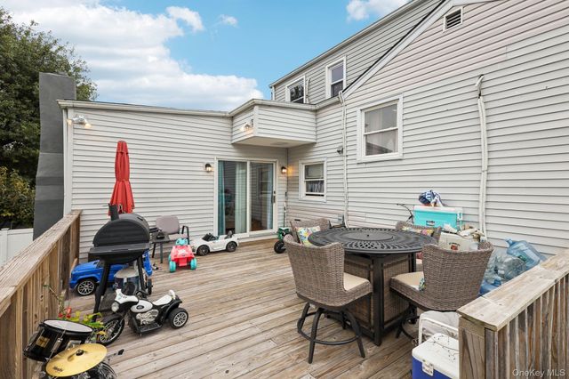 374 Miller Avenue, Freeport, NY 11520