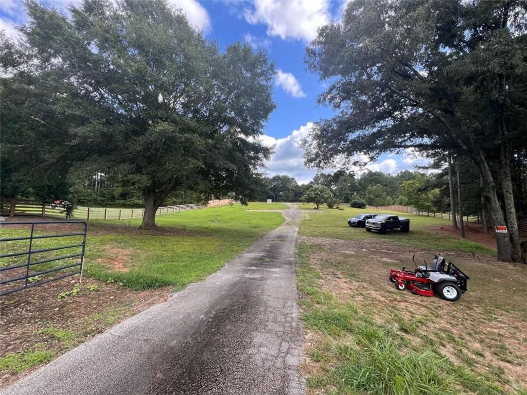 4399 Beaver Road, Loganville, GA 30052
