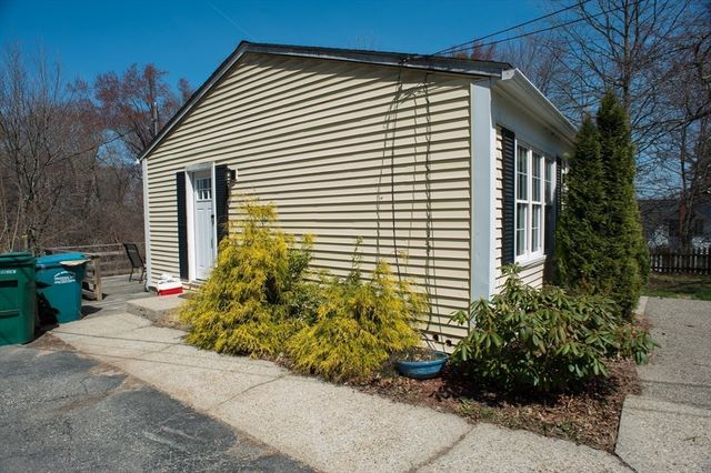 59 Carney St, Uxbridge, MA 01569