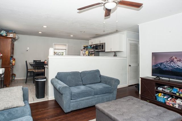 59 Carney St, Uxbridge, MA 01569