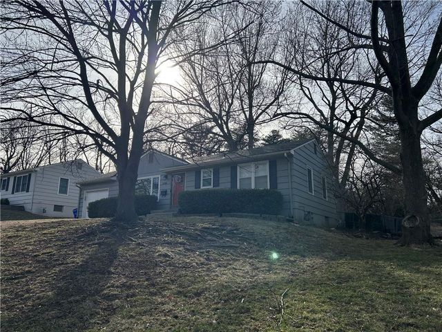 6708 Woodward Street, Overland Park, KS 66204