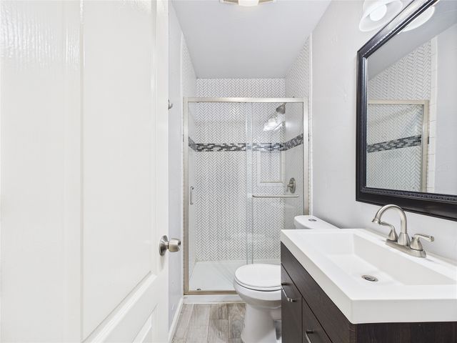 5601 Oak Grove Road W, Fort Worth, TX 76134