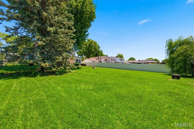 715 Westbridge Drive, St Peters, MO 63376