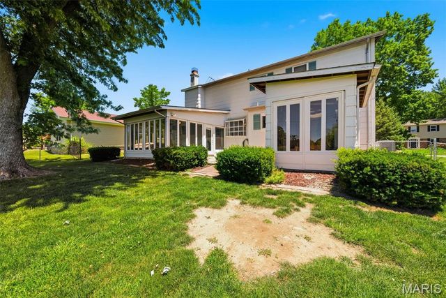 715 Westbridge Drive, St Peters, MO 63376