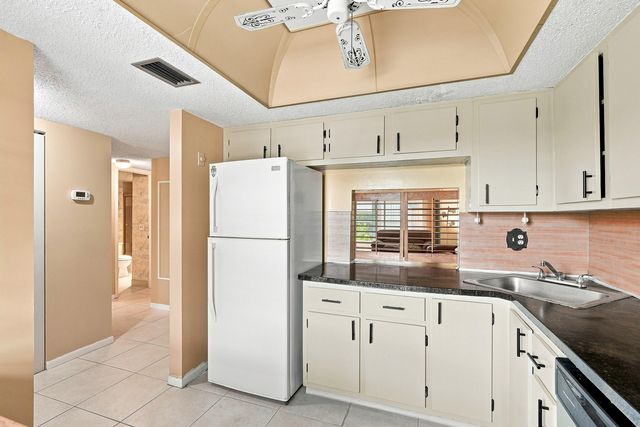 9200 SW 3RD Street 111, Boca Raton, FL 33428