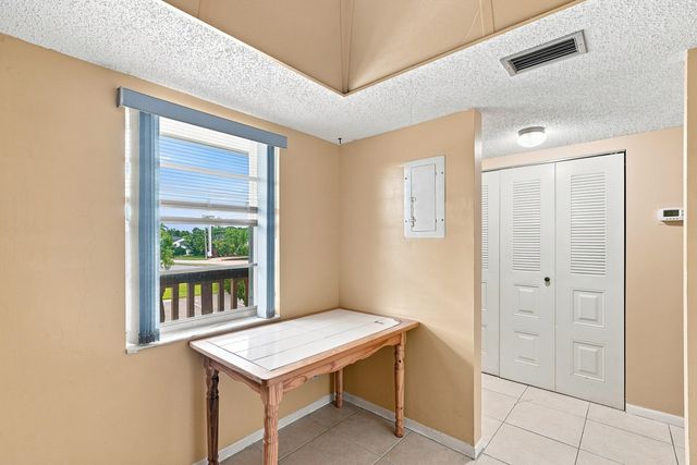 9200 SW 3RD Street 111, Boca Raton, FL 33428