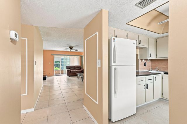 9200 SW 3RD Street 111, Boca Raton, FL 33428