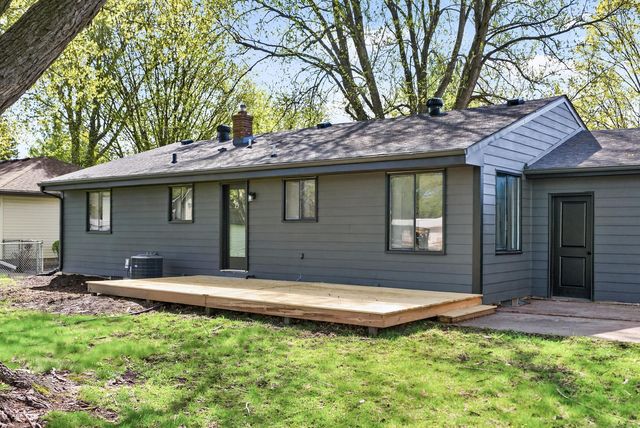 5530 Joyce Street, Maple Plain, MN 55359