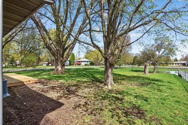 5530 Joyce Street, Maple Plain, MN 55359