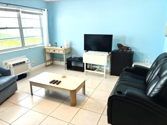 110 Markham F 110, Deerfield Beach, FL 33442
