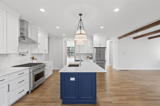 8 Carmel Road, Pelham, NH 03076