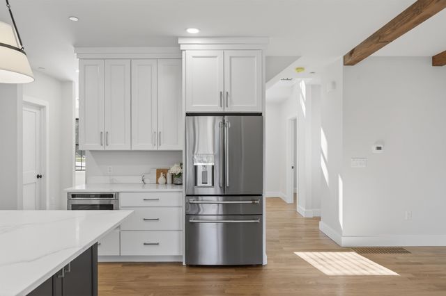 8 Carmel Road, Pelham, NH 03076