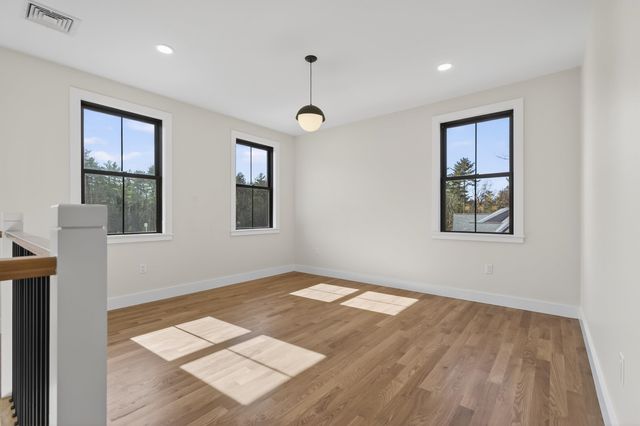 8 Carmel Road, Pelham, NH 03076