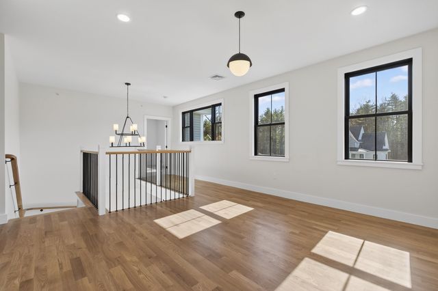 8 Carmel Road, Pelham, NH 03076