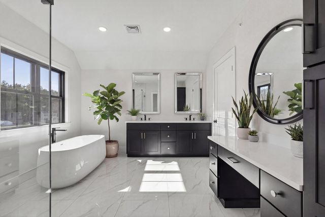 8 Carmel Road, Pelham, NH 03076