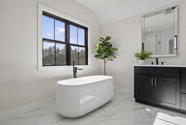 8 Carmel Road, Pelham, NH 03076