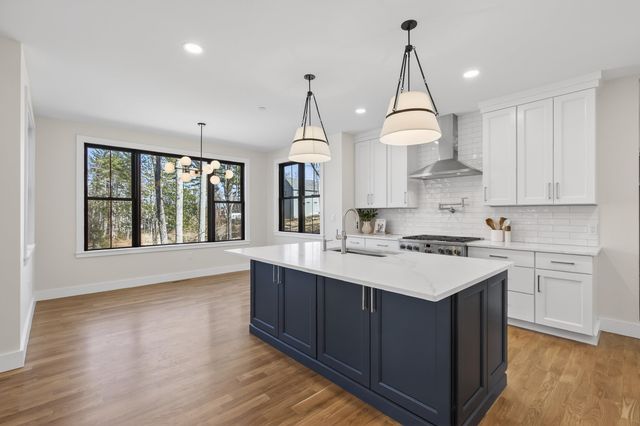 8 Carmel Road, Pelham, NH 03076