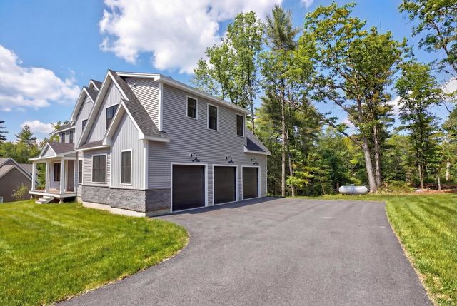 8 Carmel Road, Pelham, NH 03076