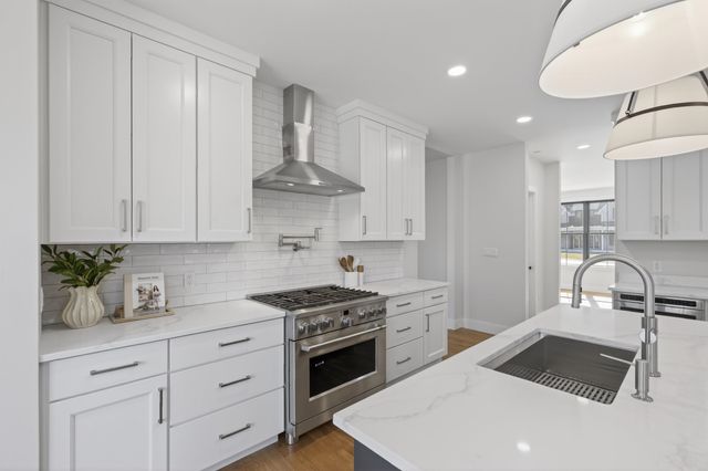 8 Carmel Road, Pelham, NH 03076